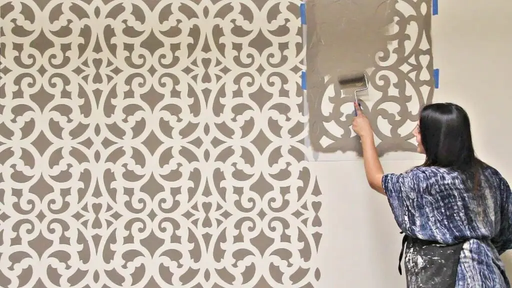 How to paint wall with stencils
